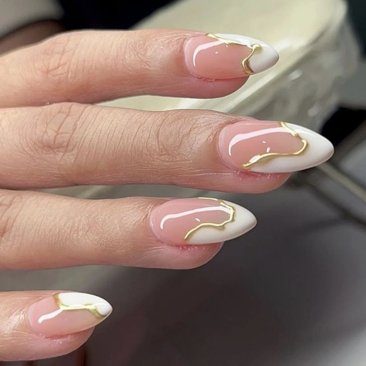 24Pcs French Almond Fake Nails Gold Edge Glitter Press on Nails Swirl Metal Nail Art False Nail Full Cover Nail Tips False Nais